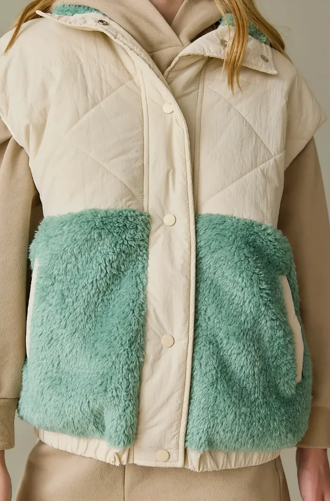 Ava Vest