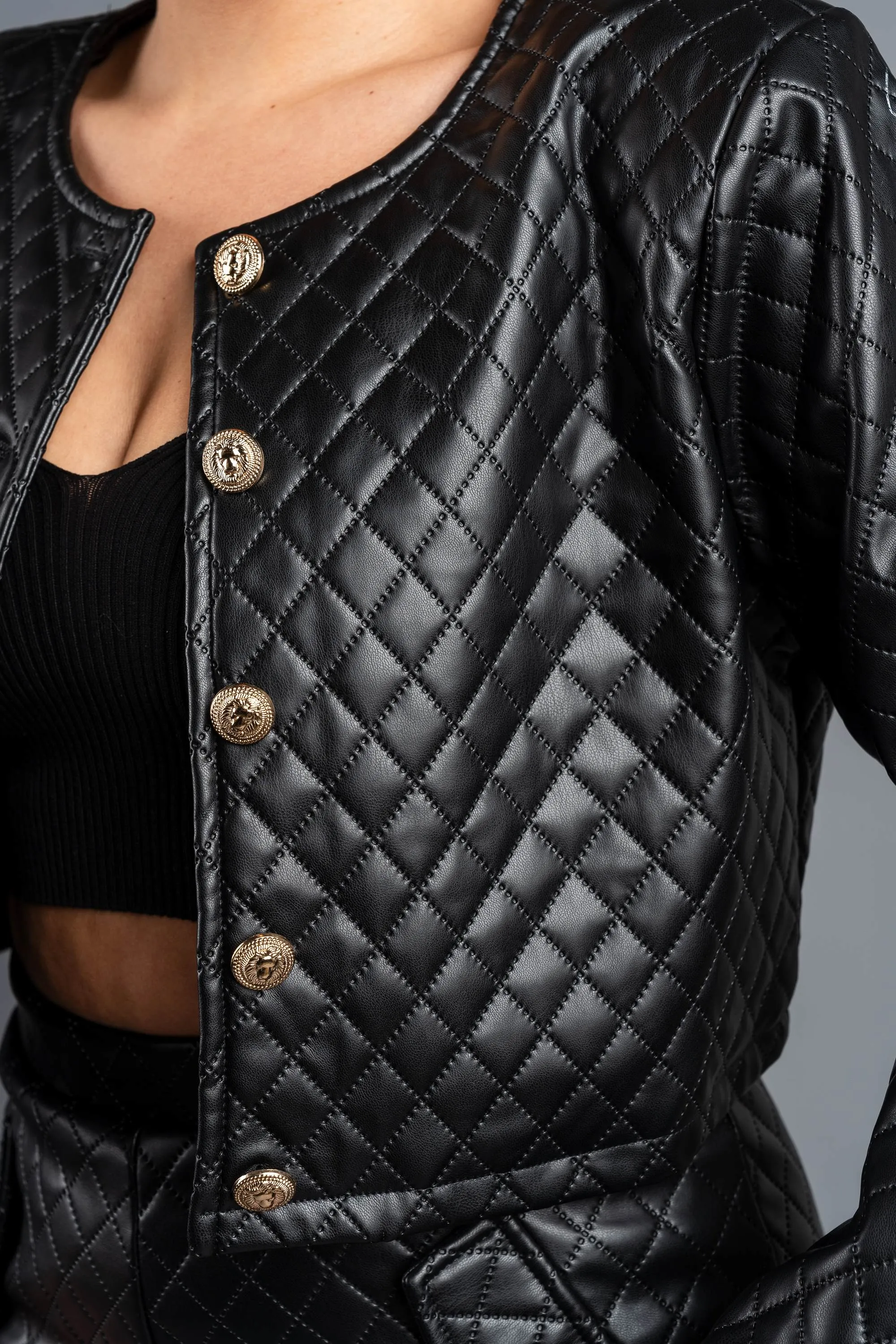CHIC QUILTED LEATHER CROPPED JACKET & SHORTS SET