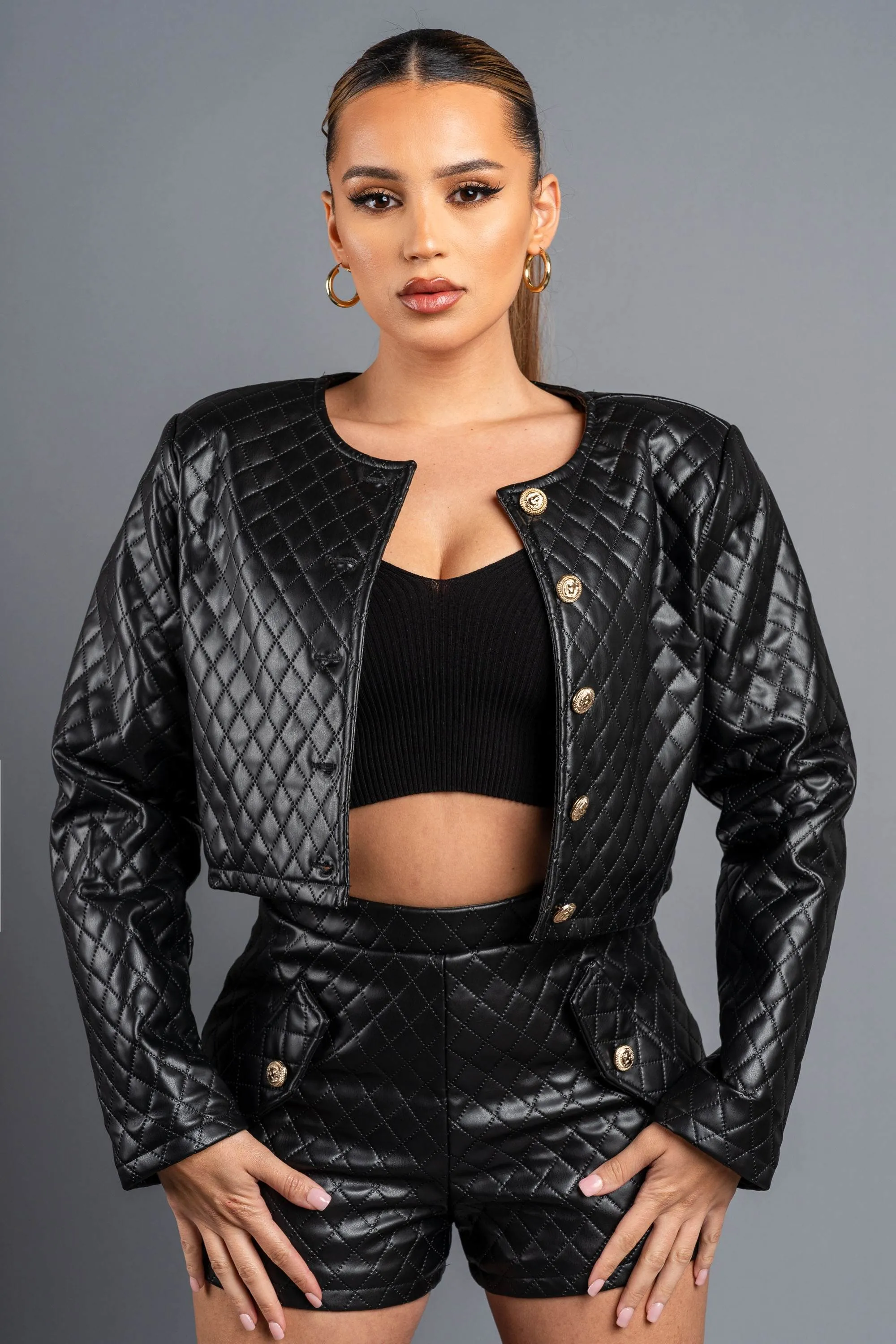 CHIC QUILTED LEATHER CROPPED JACKET & SHORTS SET
