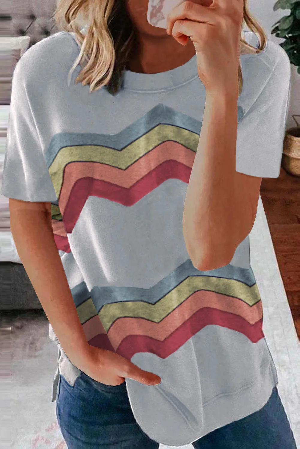 Colorful Wavy Stripes Print Short Sleeve Tee