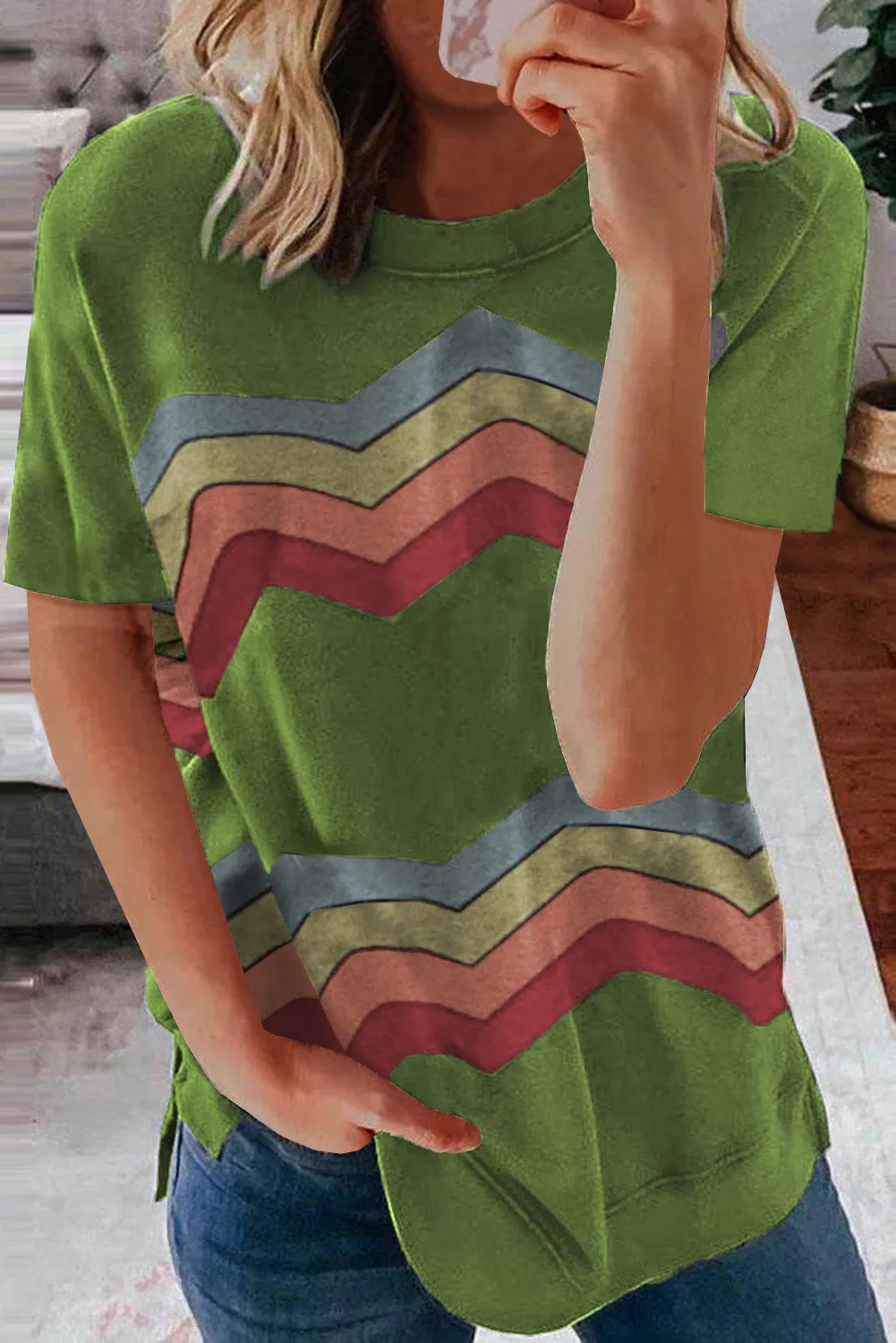Colorful Wavy Stripes Print Short Sleeve Tee