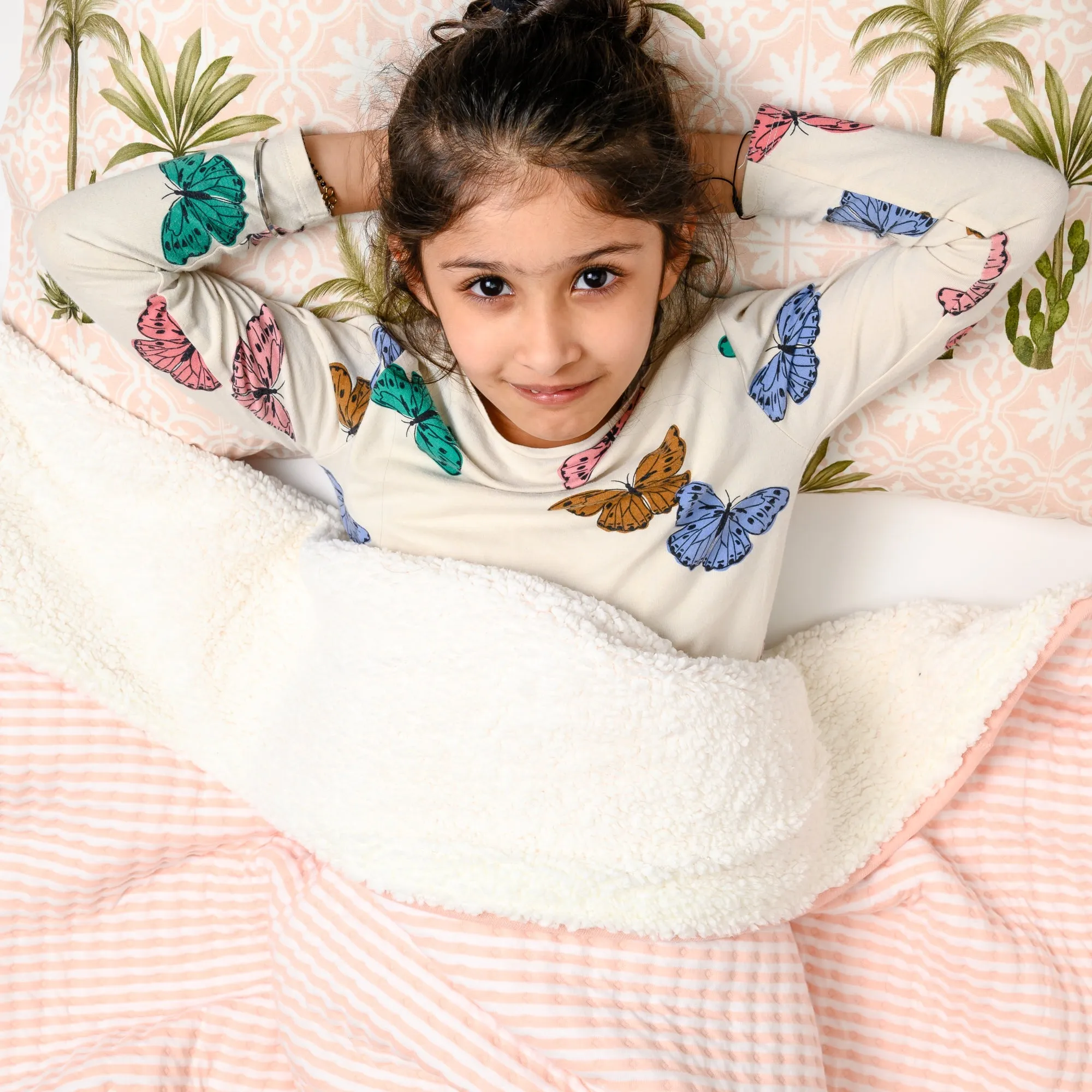 Cool Blue Knit Quilted Blanket with Sherpa