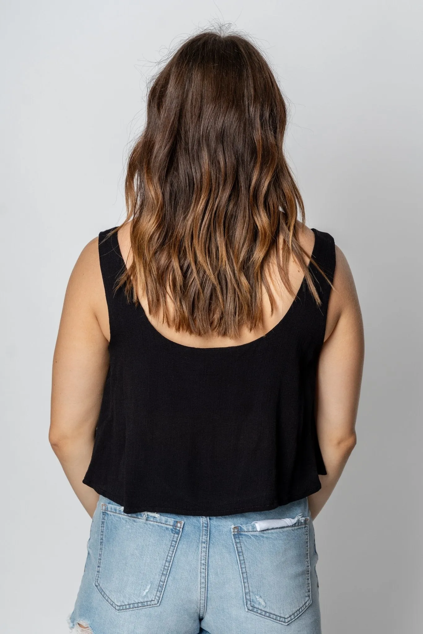Cropped button tank top black