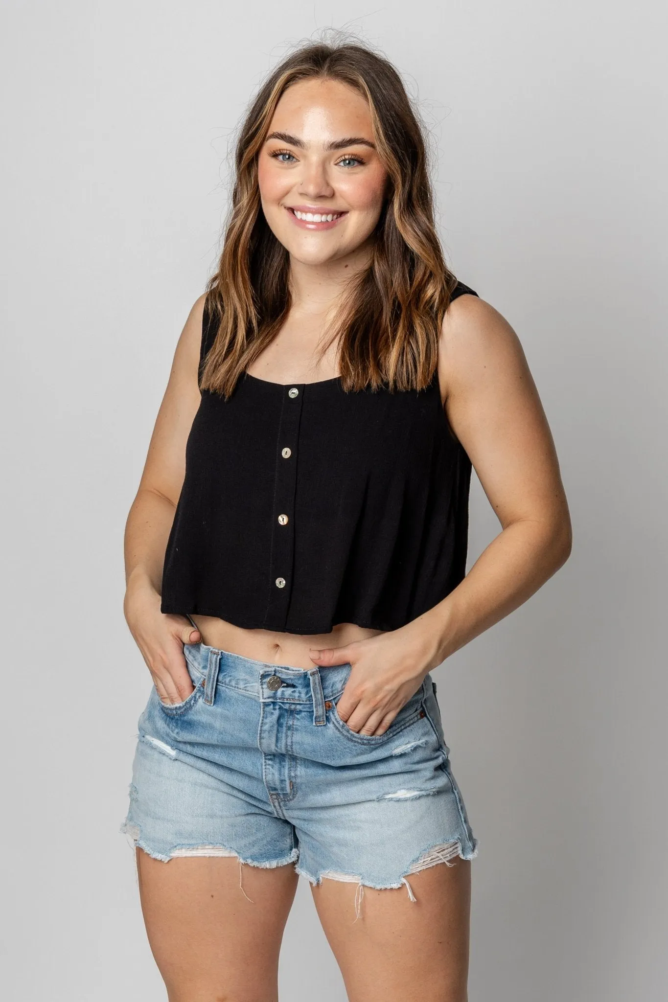 Cropped button tank top black