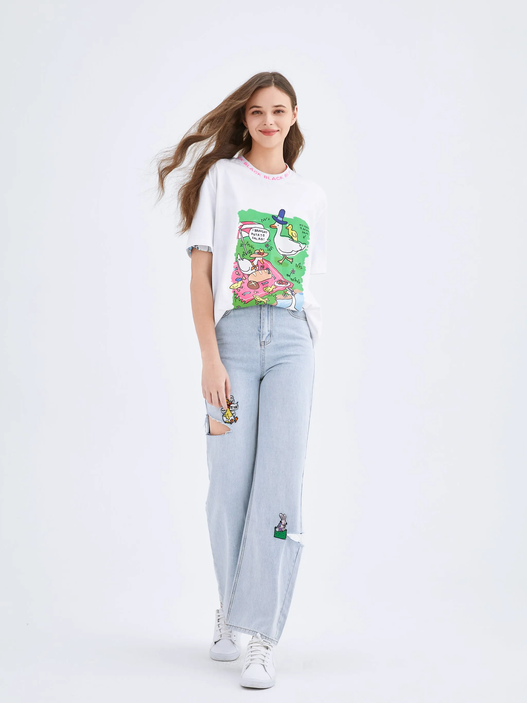 Embroidered Baggy Jeans
