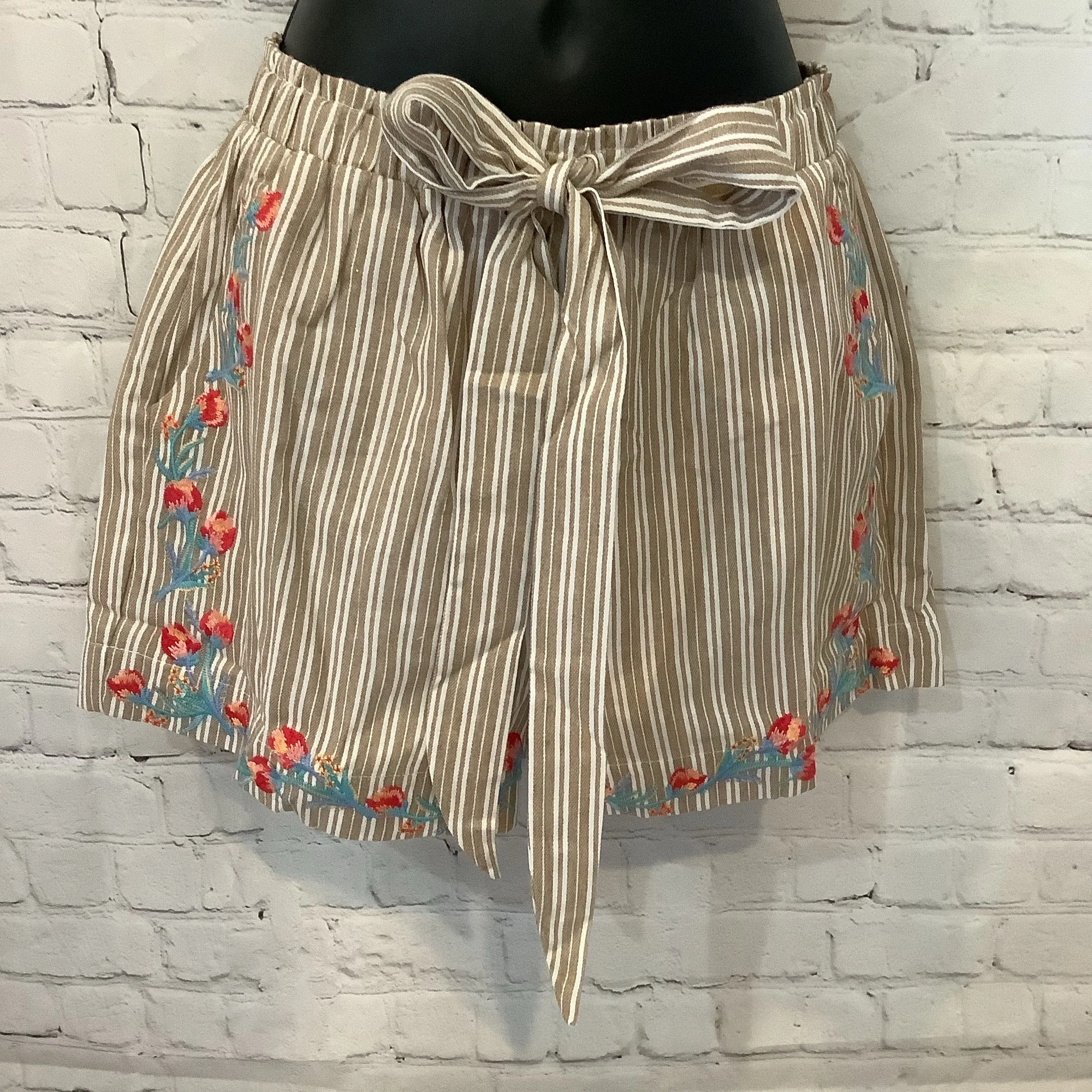 Embroidery Shorts Tan & White Striped | Andree by Unit - Last one!