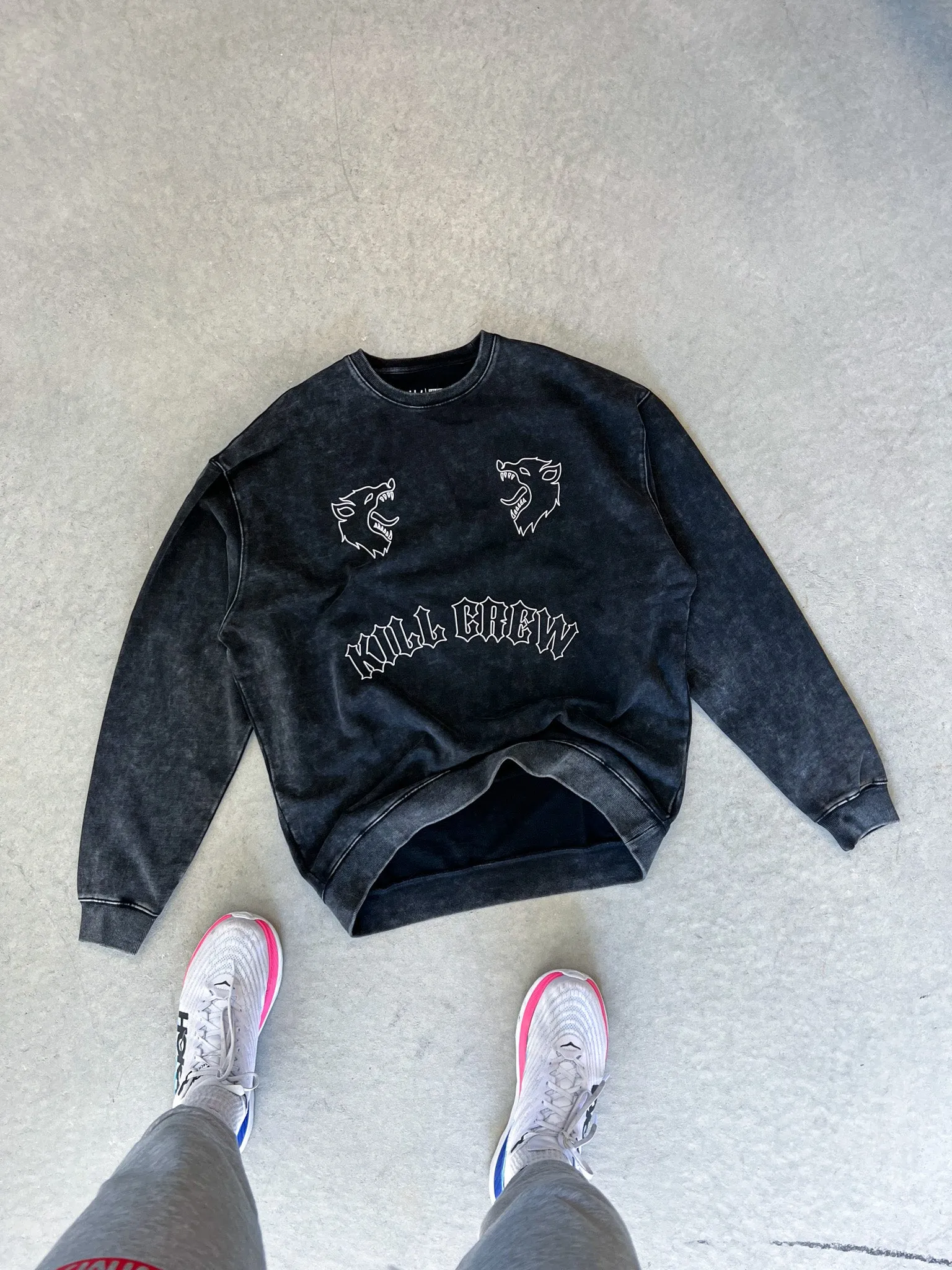 HEAVYWEIGHT LUX "TWO WOLVES" CREW NECK - BLACK