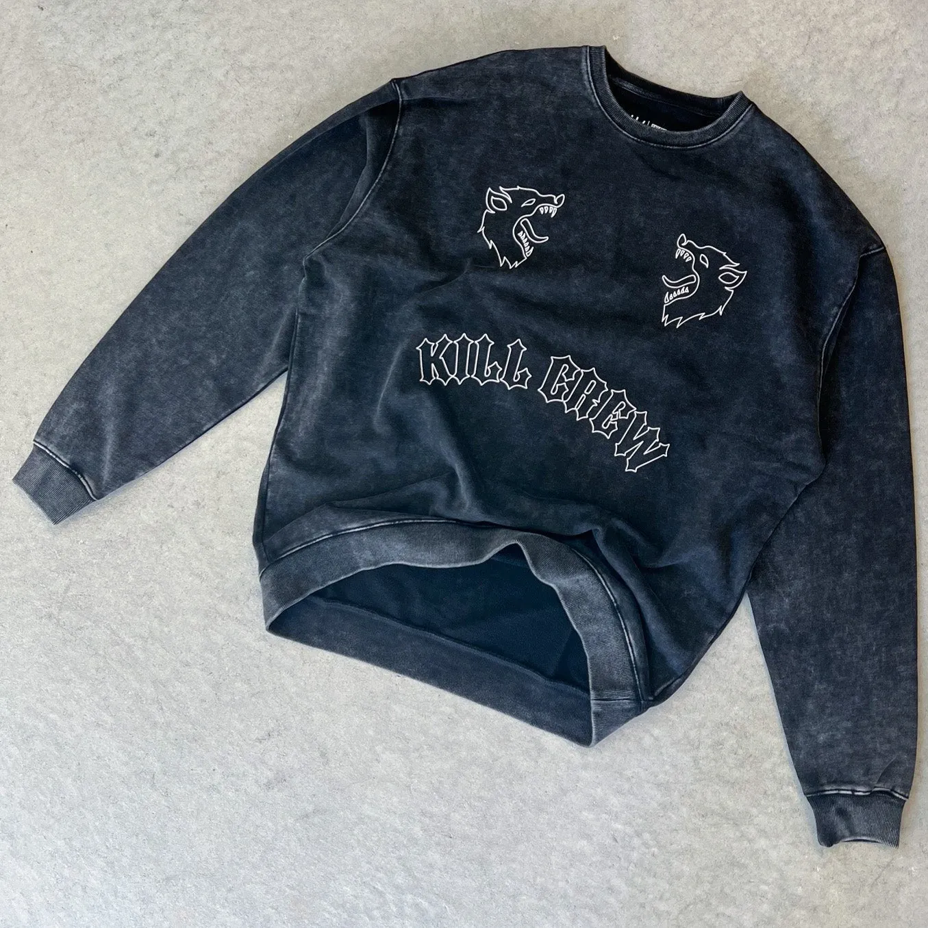 HEAVYWEIGHT LUX "TWO WOLVES" CREW NECK - BLACK