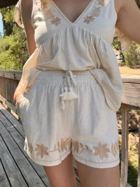 JADE EMBROIDERED SHORTS IN OATMEAL