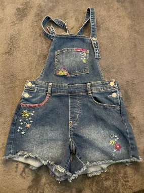 size 7/8 embroidered overall shorts - size Kids Clothing:     7