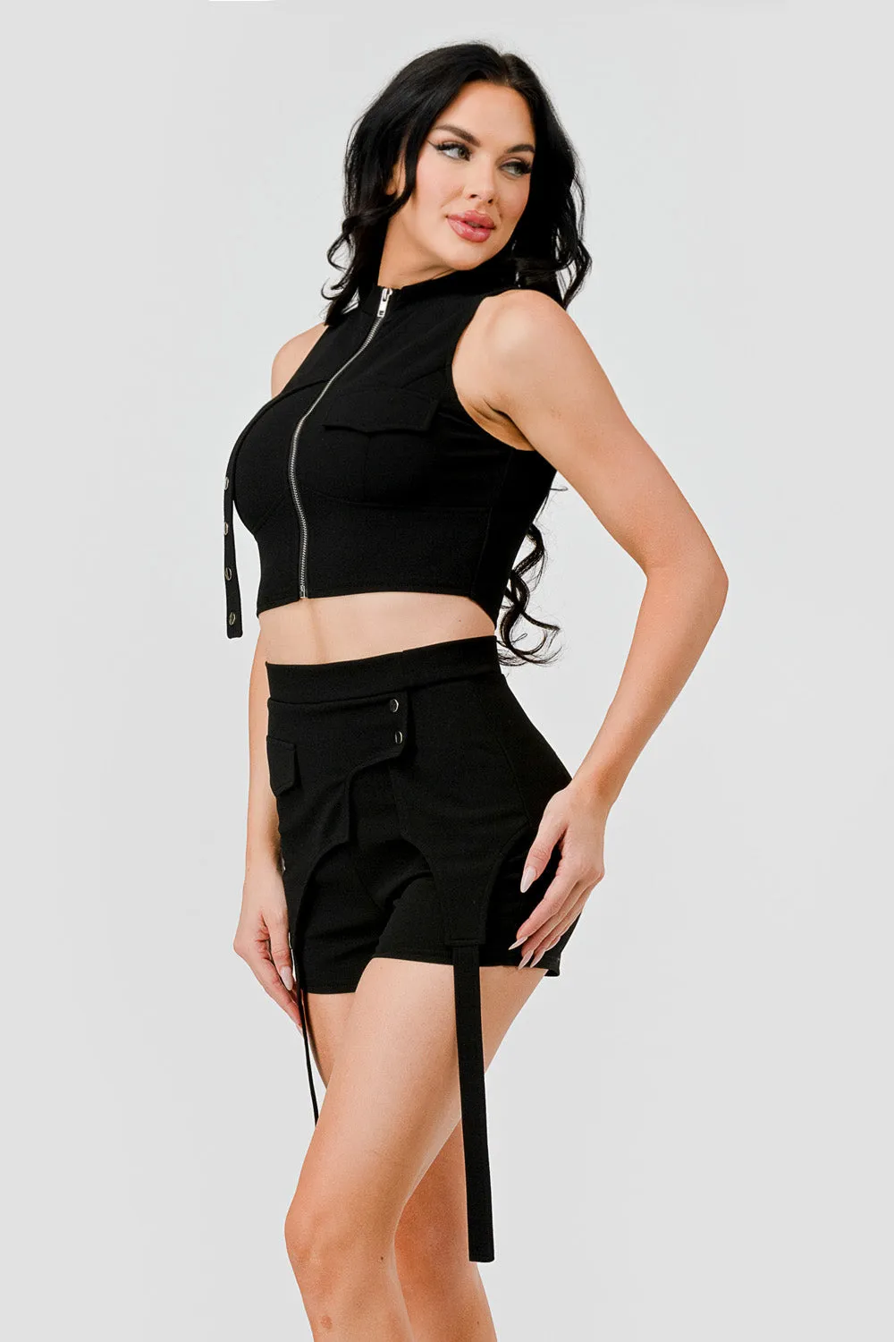 TWILL ZIPUP HALTER CROPPED TOP CARGO SHORTS SET