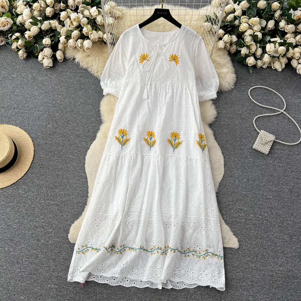Women Vintage Embroidered Bubble Sleeves Dress