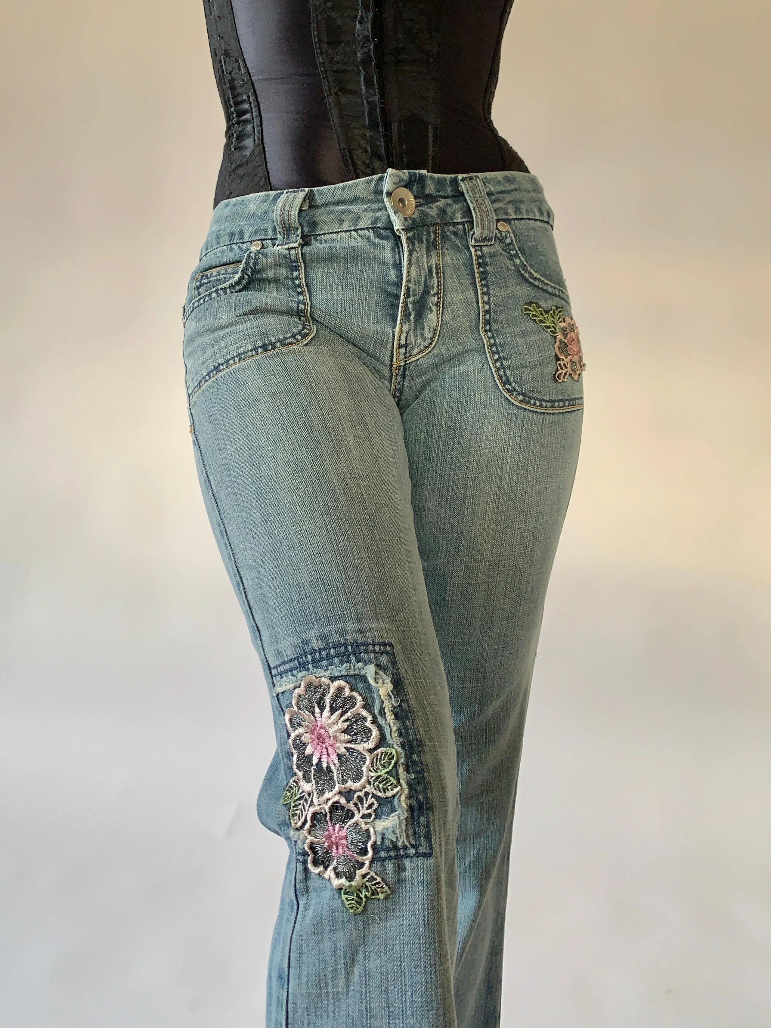 Y2K Floral Embroidered Jeans (S)